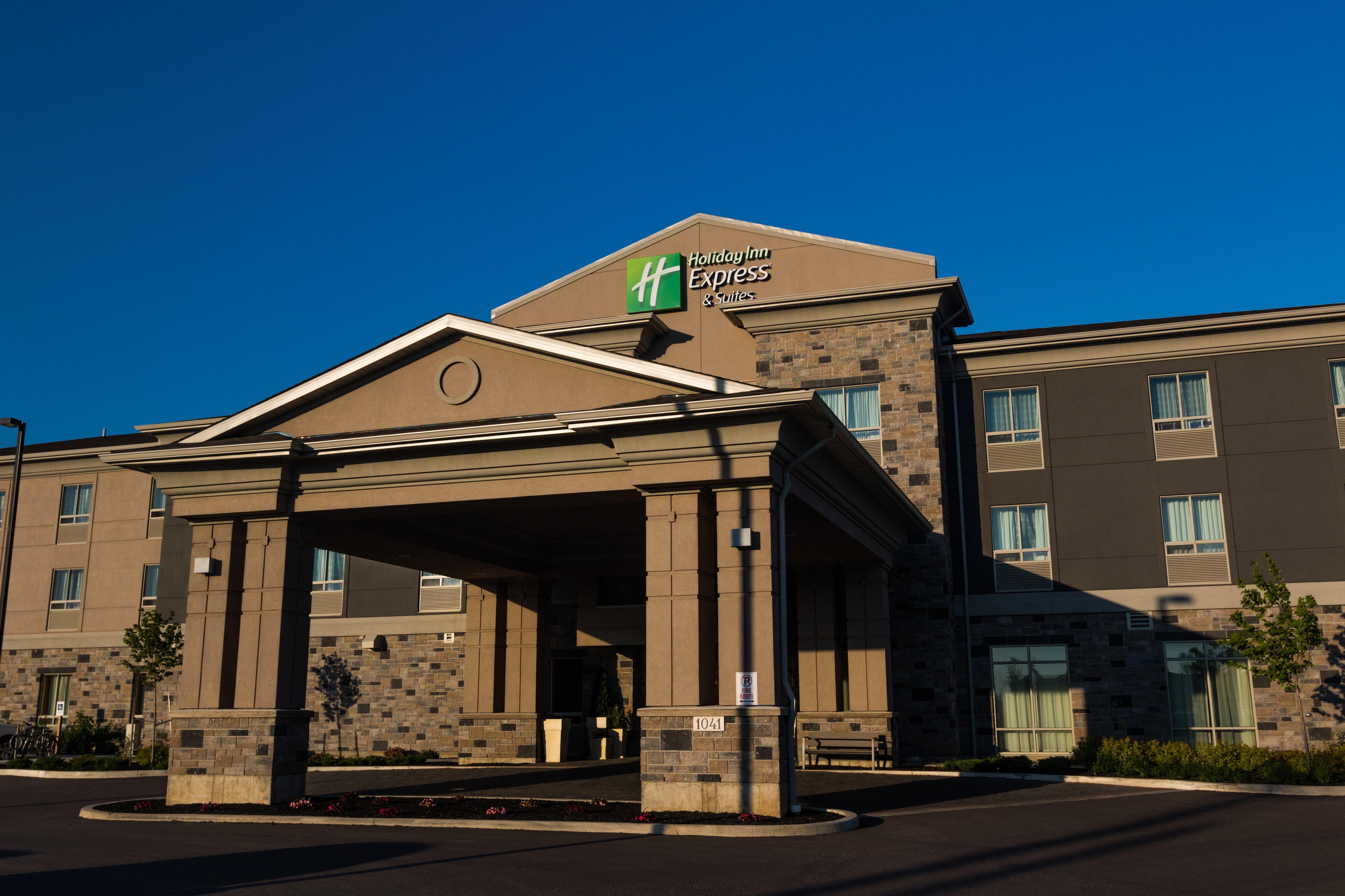 Holiday Inn Express Thunder Bay By Ihg מראה חיצוני תמונה